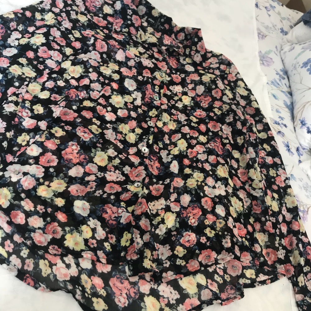Extra Floral Button Up
